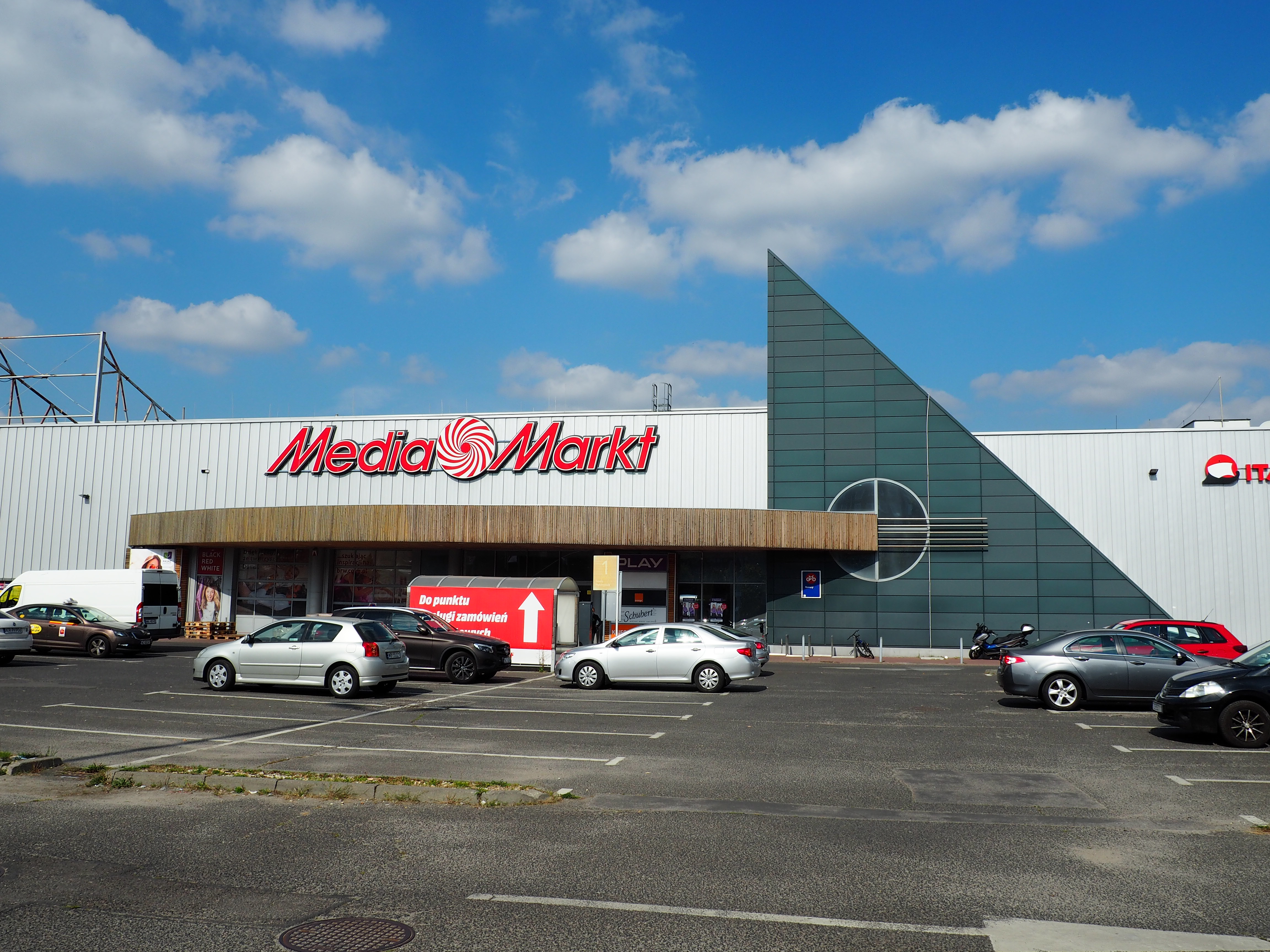 Zdjęcie architektury budynku Supermarket Hit (obecnie Tesco)
